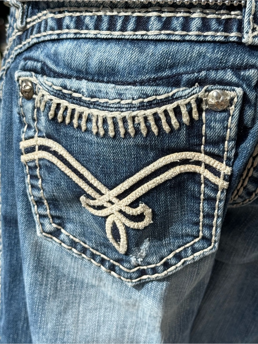 Rock Revival Becky B2 Jeans Sz 29 Y2K Western Embroidered Bling Denim